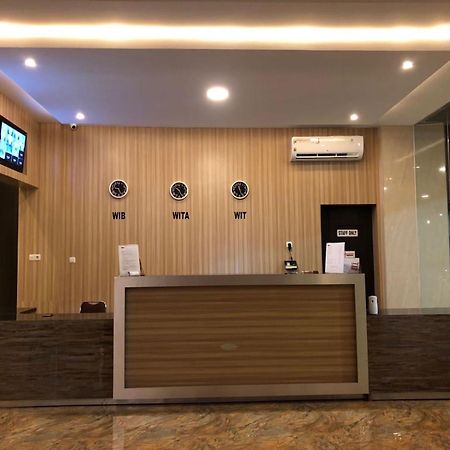 Kirei Hotel Bantaeng Extérieur photo