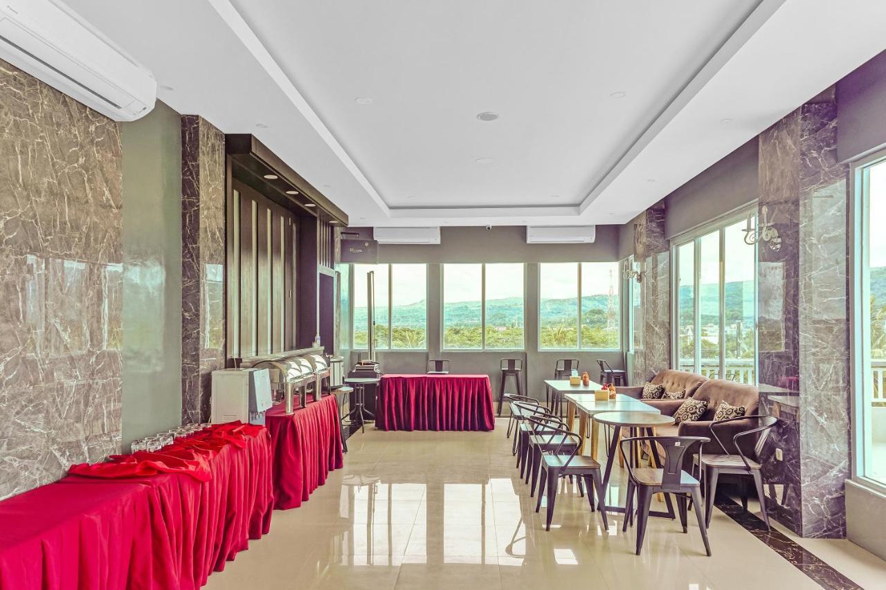 Kirei Hotel Bantaeng Extérieur photo