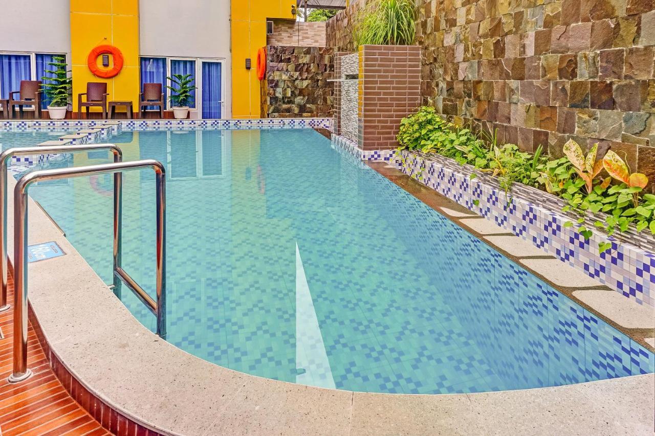 Kirei Hotel Bantaeng Extérieur photo