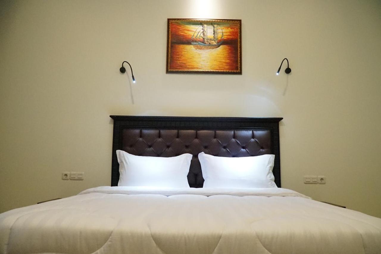 Kirei Hotel Bantaeng Extérieur photo