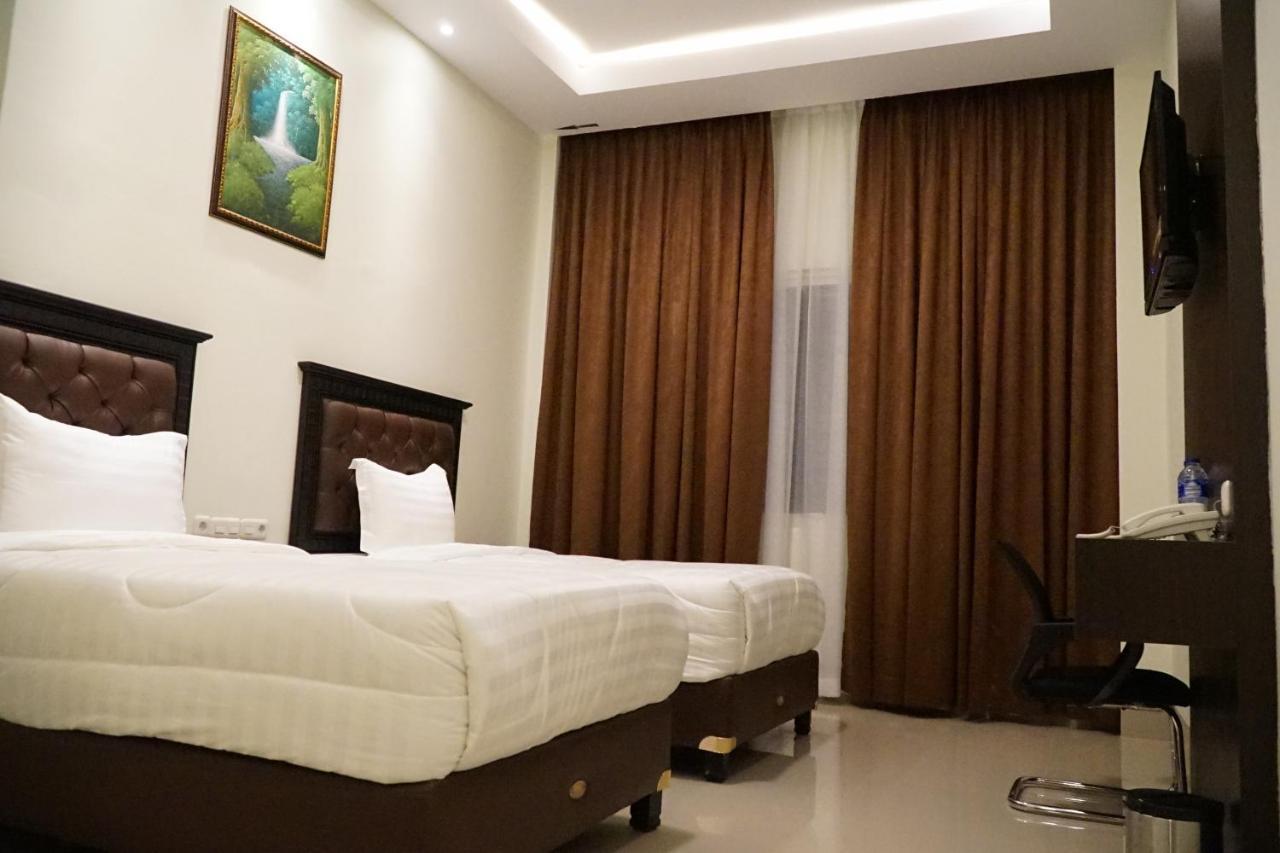 Kirei Hotel Bantaeng Extérieur photo