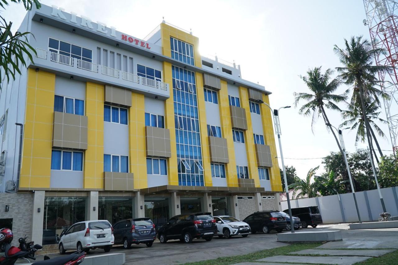 Kirei Hotel Bantaeng Extérieur photo