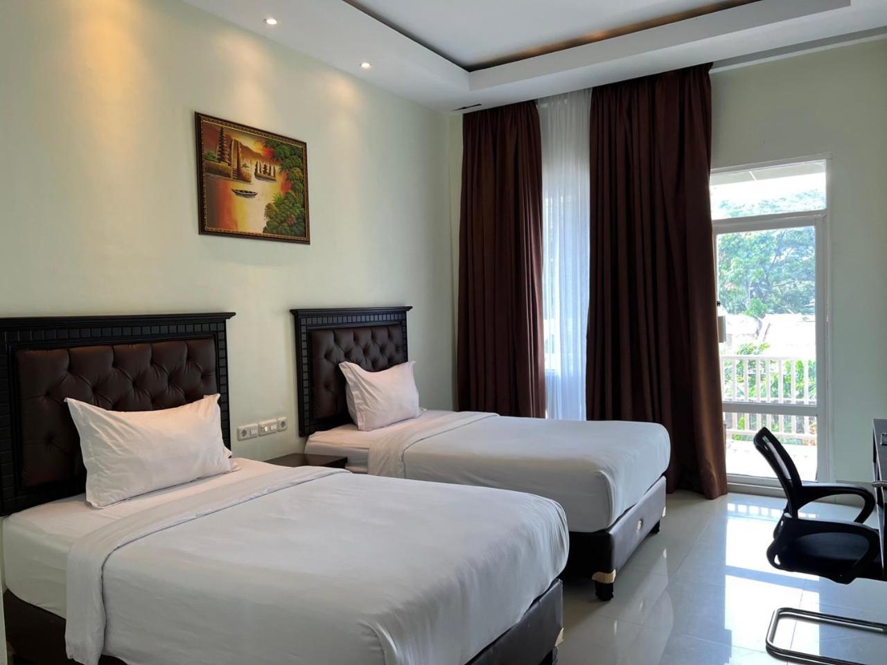 Kirei Hotel Bantaeng Extérieur photo