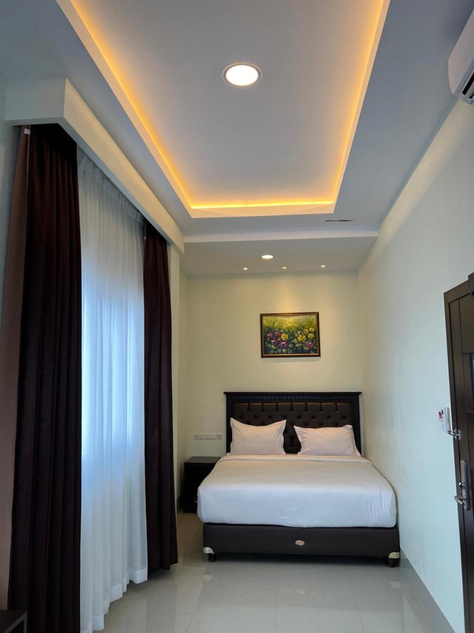 Kirei Hotel Bantaeng Extérieur photo