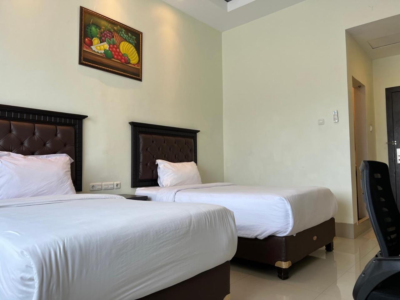 Kirei Hotel Bantaeng Extérieur photo