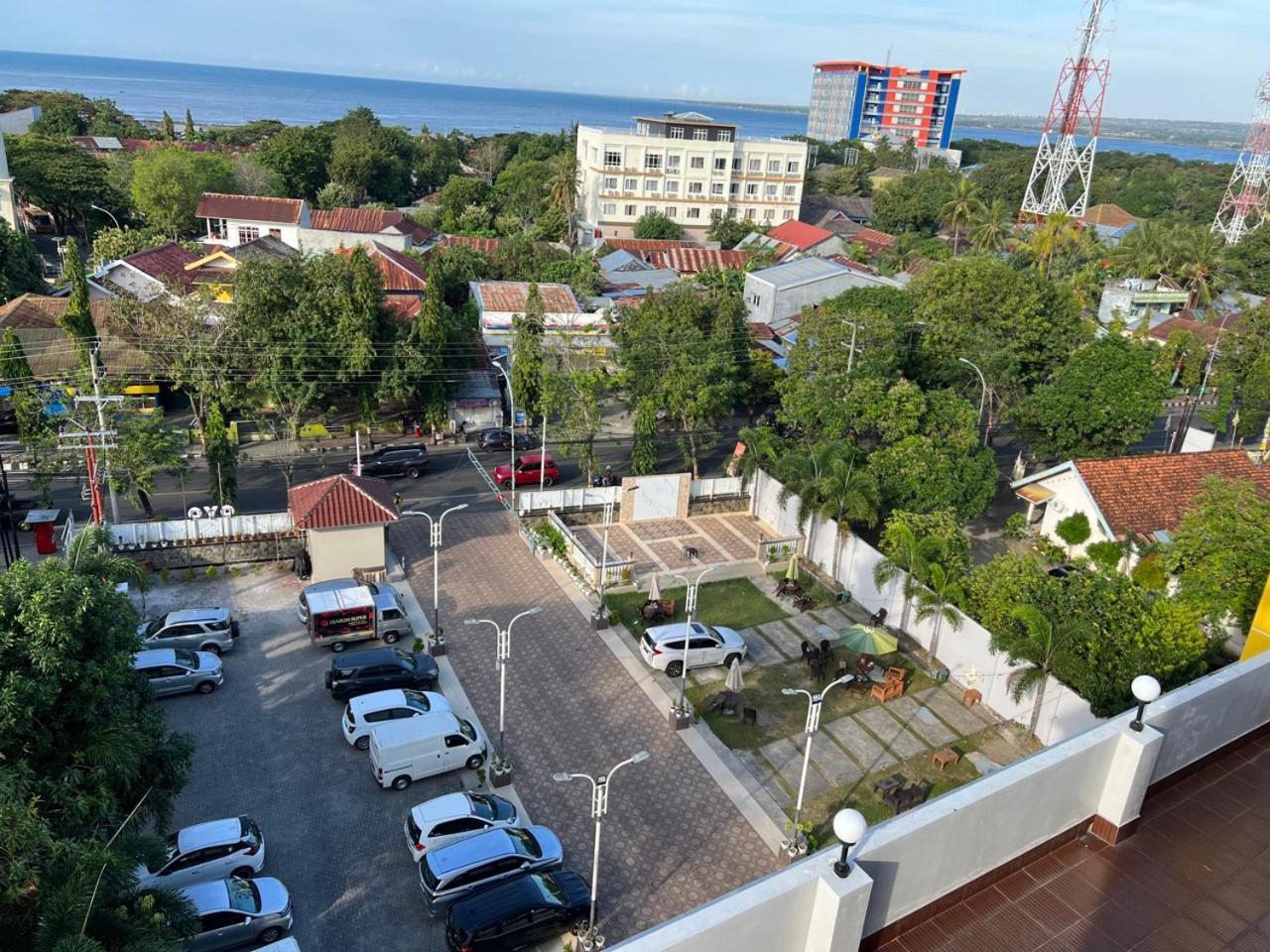 Kirei Hotel Bantaeng Extérieur photo