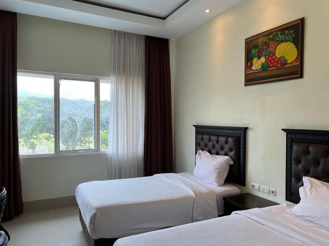 Kirei Hotel Bantaeng Extérieur photo