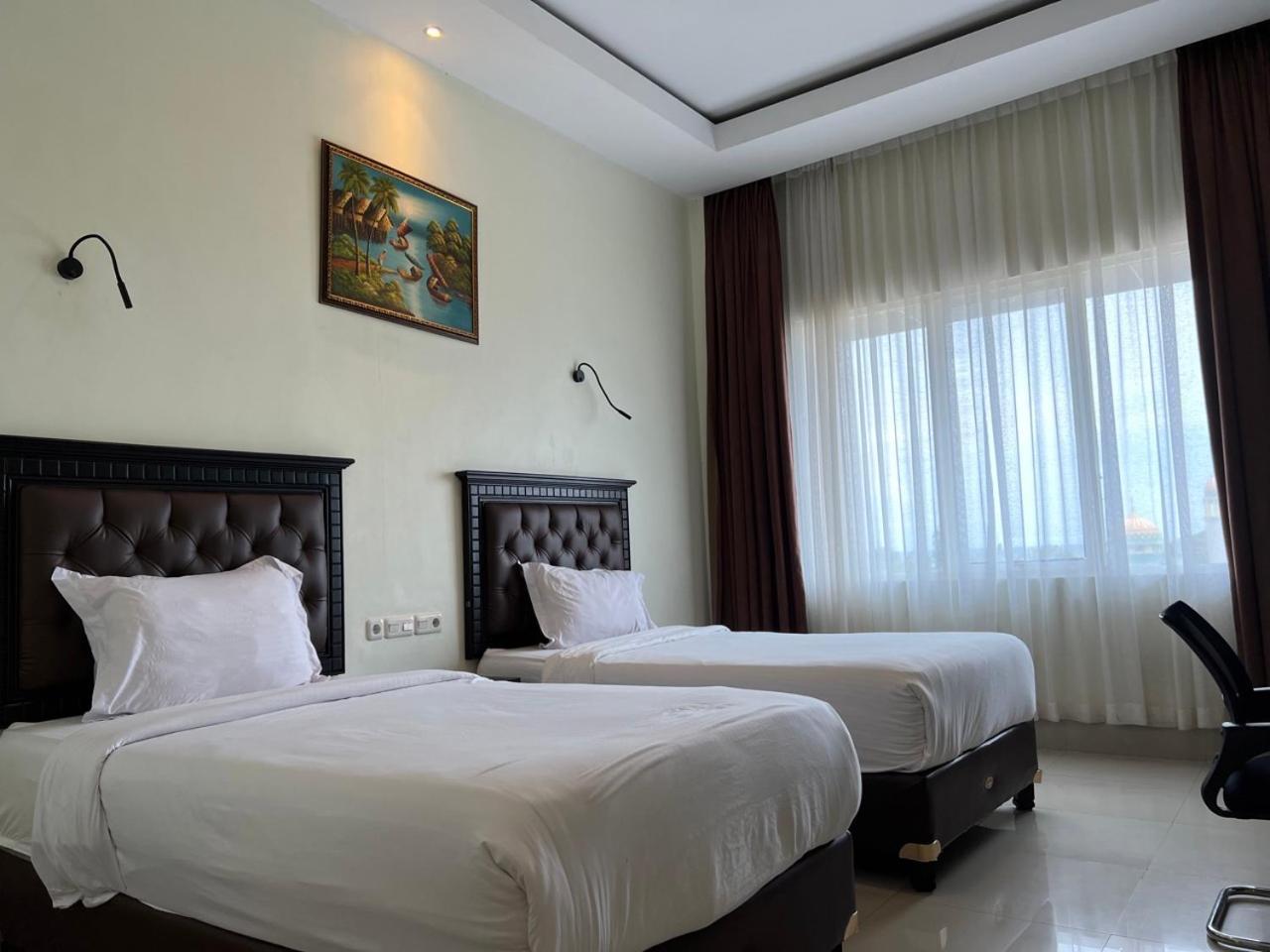 Kirei Hotel Bantaeng Extérieur photo