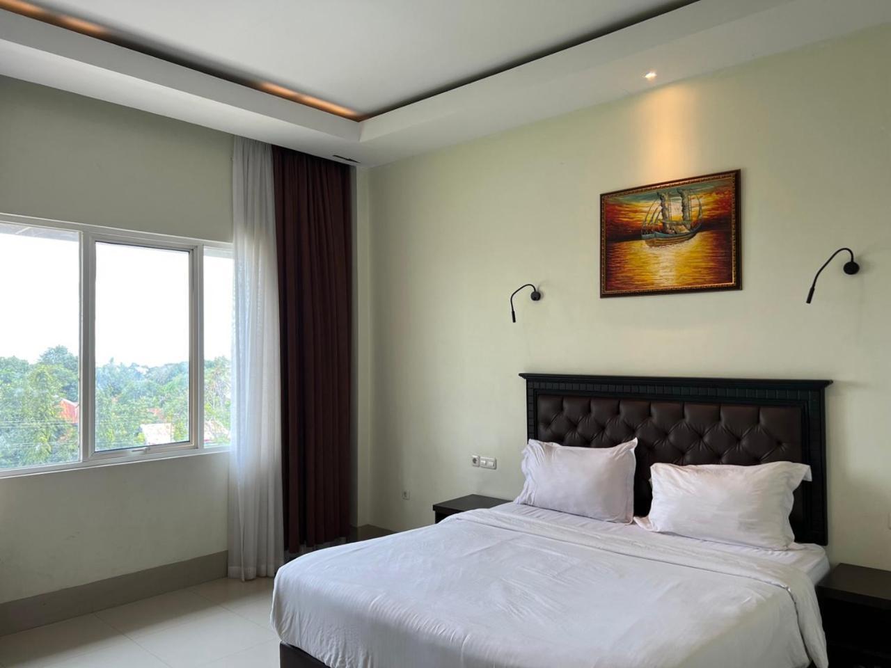 Kirei Hotel Bantaeng Extérieur photo