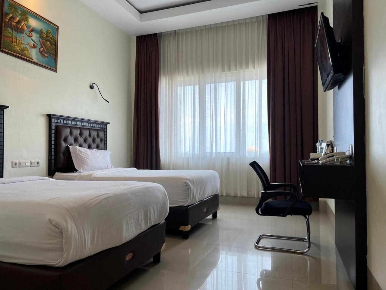 Kirei Hotel Bantaeng Extérieur photo