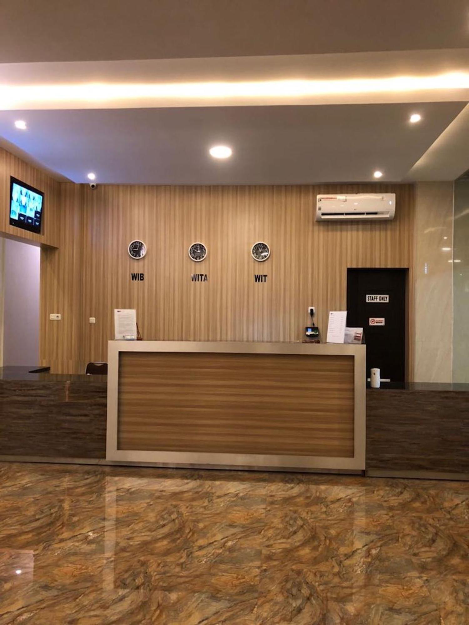 Kirei Hotel Bantaeng Extérieur photo