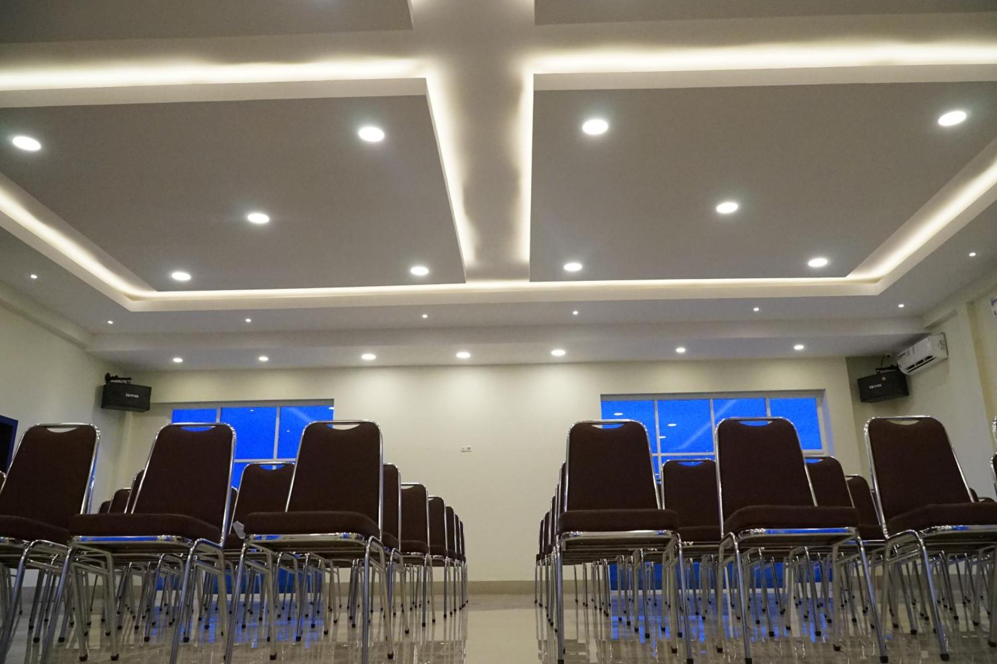 Kirei Hotel Bantaeng Extérieur photo