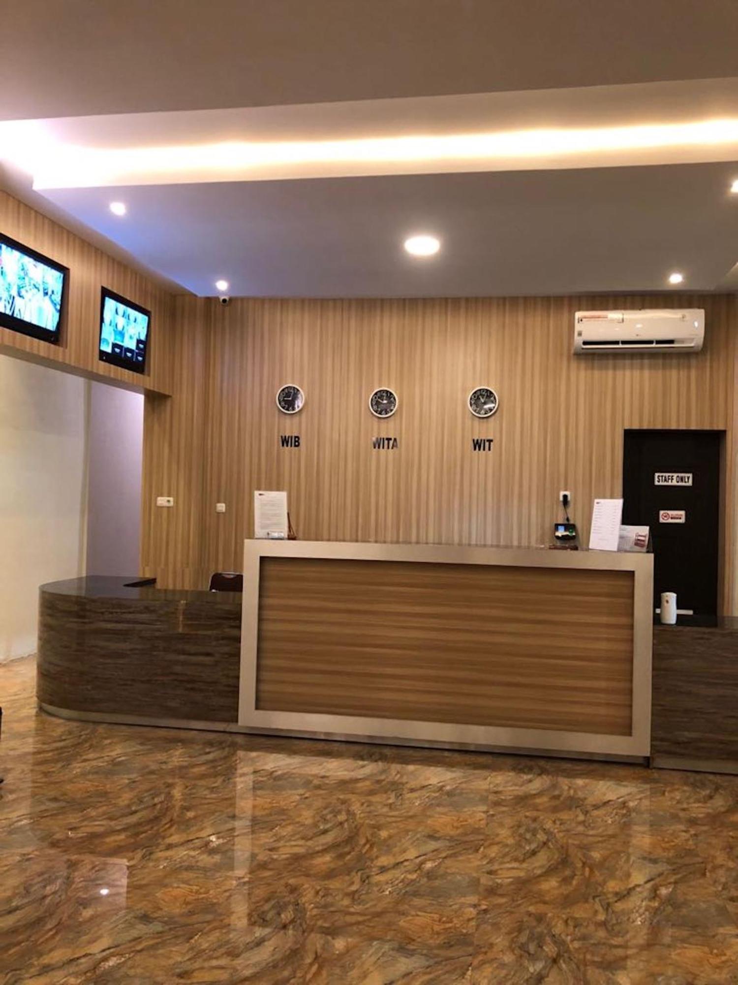 Kirei Hotel Bantaeng Extérieur photo